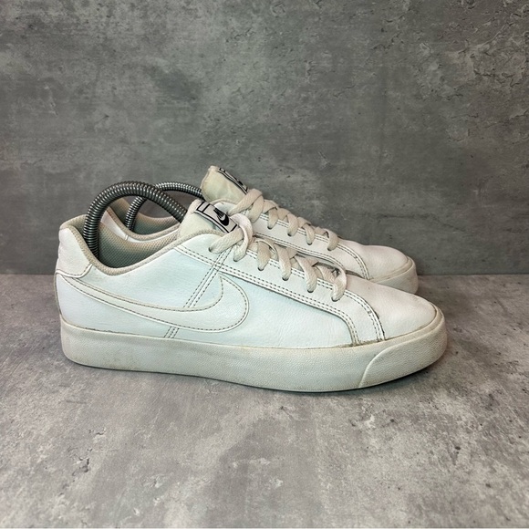 Nike Court Royal Sneakers AO2810-102 Womens sz 7.5 - white - Picture 1 of 6